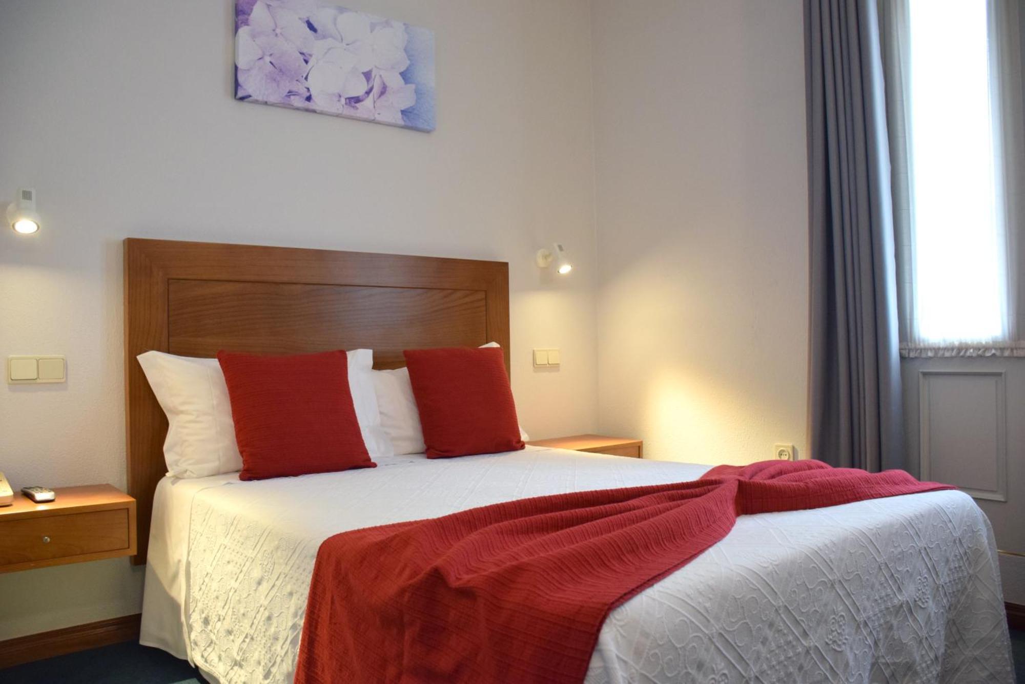 Lusitana Hotel Porto Cameră foto